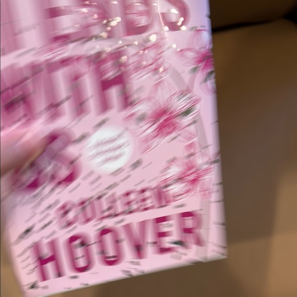 ‘It Ends With Us’ - Hardcover Book by Colleen Hoover - Picture 6 of 6